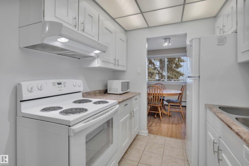 204 8125 110 Street, Edmonton, AB - Indoor Photo Showing Kitchen