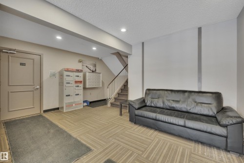 204 8125 110 Street, Edmonton, AB - Indoor