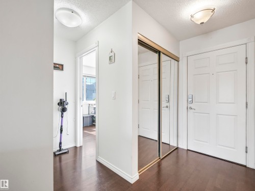 401 12110 106 Avenue, Edmonton, AB - Indoor Photo Showing Other Room