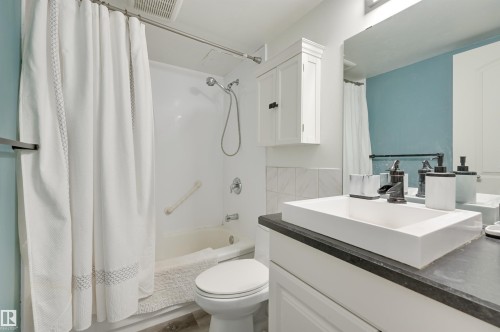 1204 12121 Jasper Avenue, Edmonton, AB - Indoor Photo Showing Bathroom