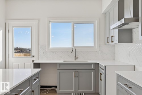 20719 40 Avenue, Edmonton, AB - Indoor Photo Showing Kitchen