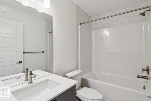 20719 40 Avenue, Edmonton, AB - Indoor Photo Showing Bathroom