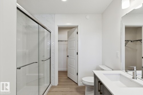 20719 40 Avenue, Edmonton, AB - Indoor Photo Showing Bathroom