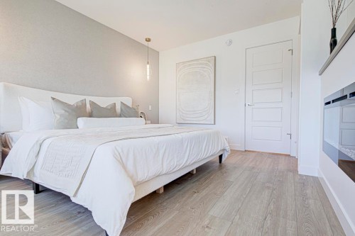 18705 18A Avenue, Edmonton, AB - Indoor Photo Showing Bedroom