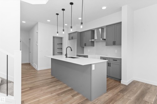 5005 Cawsey Link Sw, Edmonton, AB - Indoor Photo Showing Kitchen With Upgraded Kitchen