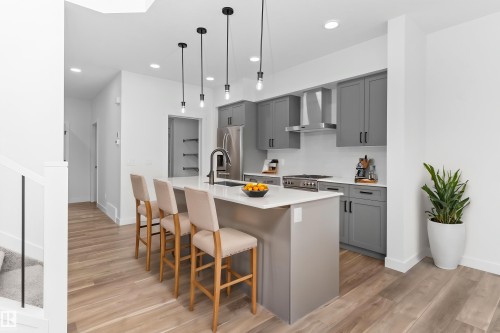 5005 Cawsey Link Sw, Edmonton, AB - Indoor Photo Showing Kitchen With Upgraded Kitchen