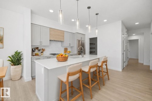 5011 Cawsey Link Sw, Edmonton, AB - Indoor Photo Showing Kitchen With Upgraded Kitchen