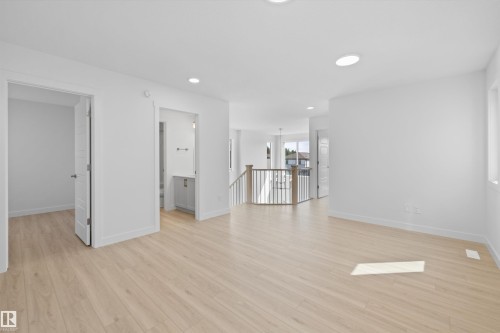 5011 Cawsey Link Sw, Edmonton, AB - Indoor