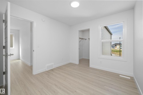 5011 Cawsey Link Sw, Edmonton, AB - Indoor Photo Showing Other Room
