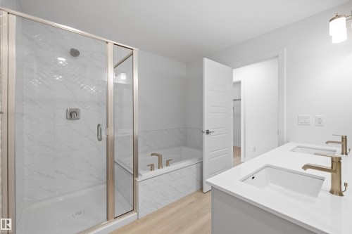 5011 Cawsey Link Sw, Edmonton, AB - Indoor Photo Showing Bathroom