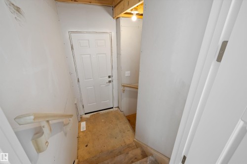 5011 Cawsey Link Sw, Edmonton, AB - Indoor Photo Showing Other Room