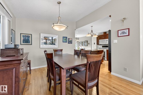 11715 28 Avenue, Edmonton, AB - Indoor Photo Showing Dining Room