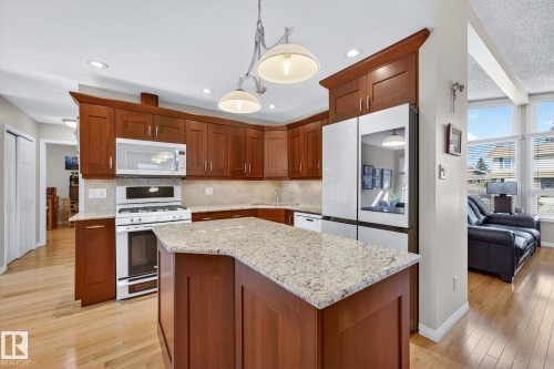 11715 28 Avenue, Edmonton, AB - Indoor Photo Showing Kitchen