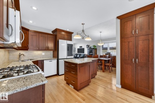 11715 28 Avenue, Edmonton, AB - Indoor Photo Showing Kitchen