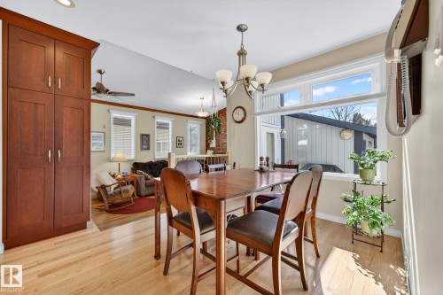 11715 28 Avenue, Edmonton, AB - Indoor Photo Showing Dining Room
