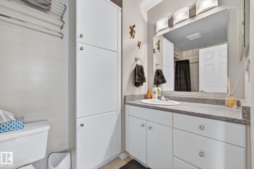 11715 28 Avenue, Edmonton, AB - Indoor Photo Showing Bathroom