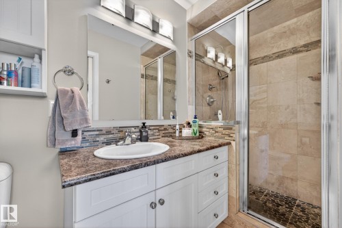 11715 28 Avenue, Edmonton, AB - Indoor Photo Showing Bathroom