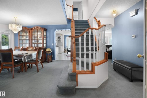 2715 44A Avenue, Edmonton, AB - Indoor Photo Showing Dining Room