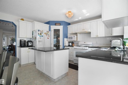 2715 44A Avenue, Edmonton, AB - Indoor Photo Showing Kitchen