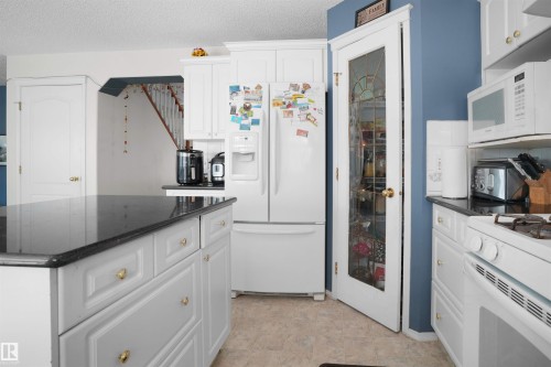 2715 44A Avenue, Edmonton, AB - Indoor Photo Showing Kitchen