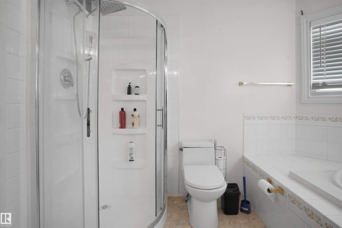 2715 44A Avenue, Edmonton, AB - Indoor Photo Showing Bathroom