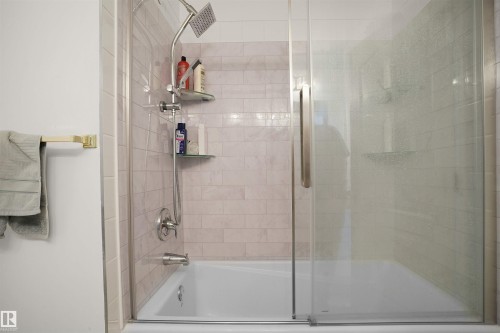 2715 44A Avenue, Edmonton, AB - Indoor Photo Showing Bathroom