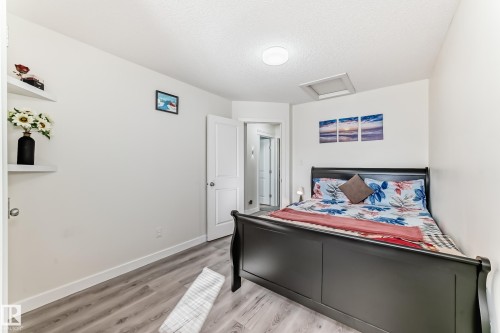 5920 Rue Eaglemont, Beaumont, AB - Indoor Photo Showing Bedroom