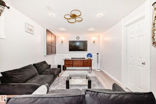 5920 Rue Eaglemont, Beaumont, AB - Indoor Photo Showing Living Room