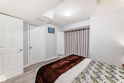 5920 Rue Eaglemont, Beaumont, AB - Indoor Photo Showing Bedroom