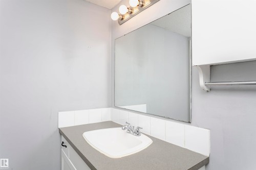 8109 132A Avenue, Edmonton, AB 