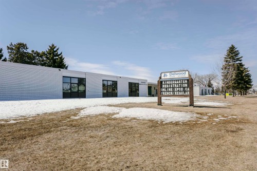 8109 132A Avenue, Edmonton, AB 