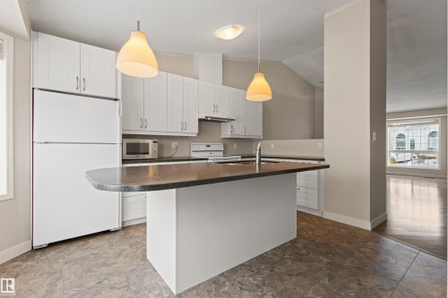 23 3311 58 Street  Edmonton, AB T6L 6X3