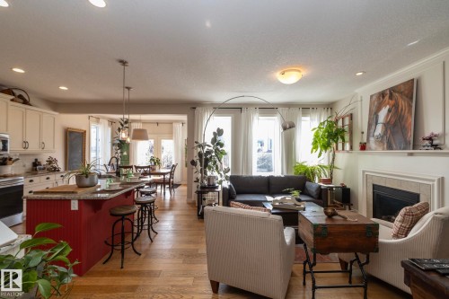 5315 17 Avenue, Edmonton, AB - Indoor With Fireplace