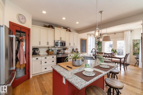 5315 17 Avenue, Edmonton, AB - Indoor