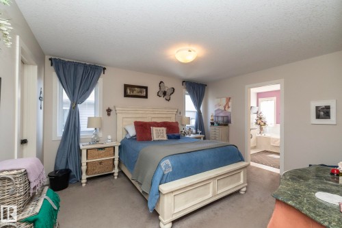 5315 17 Avenue, Edmonton, AB - Indoor Photo Showing Bedroom