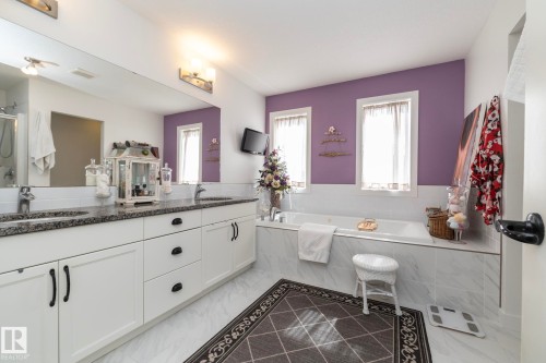 5315 17 Avenue, Edmonton, AB - Indoor Photo Showing Bathroom