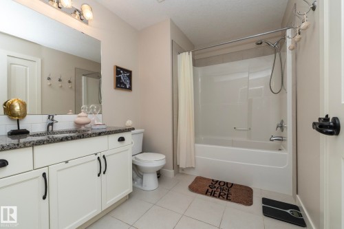 5315 17 Avenue, Edmonton, AB - Indoor Photo Showing Bathroom