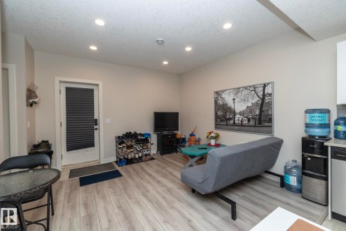 5315 17 Avenue, Edmonton, AB - Indoor