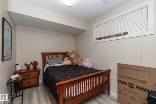 5315 17 Avenue, Edmonton, AB - Indoor Photo Showing Bedroom
