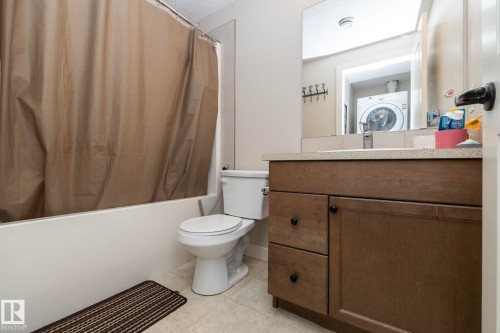 5315 17 Avenue, Edmonton, AB - Indoor Photo Showing Bathroom