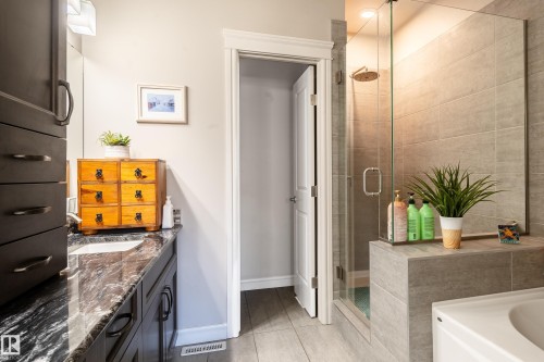 2 7115 Armour Link Link, Edmonton, AB - Indoor Photo Showing Bathroom