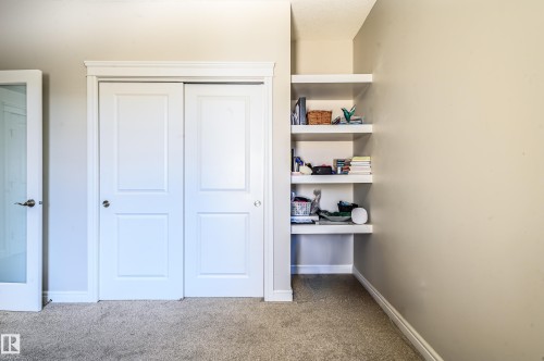 2 7115 Armour Link Link, Edmonton, AB - Indoor