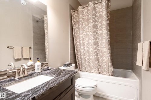 2 7115 Armour Link Link, Edmonton, AB - Indoor Photo Showing Bathroom