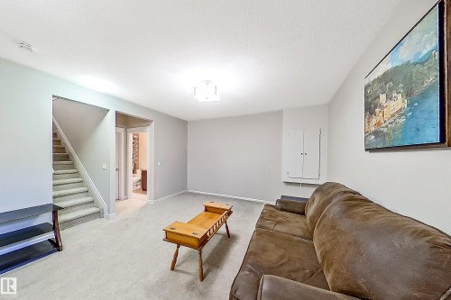 2 7115 Armour Link Link, Edmonton, AB - Indoor