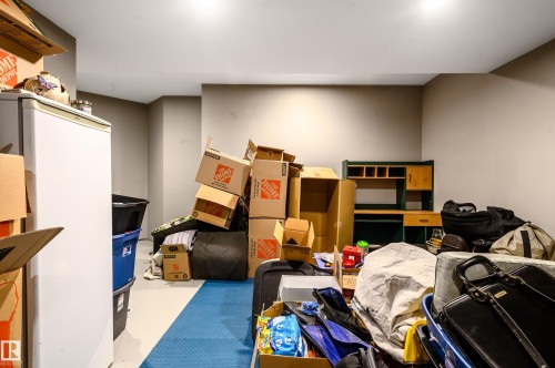 2 7115 Armour Link Link, Edmonton, AB - Indoor