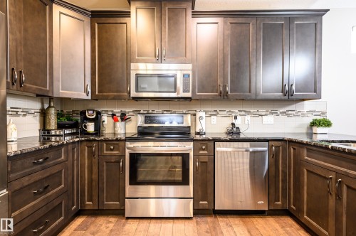 2 7115 Armour Link Link, Edmonton, AB - Indoor Photo Showing Kitchen With Upgraded Kitchen