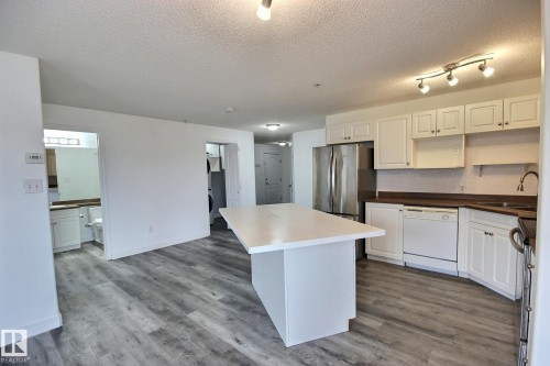 222 111 Edwards Drive, Edmonton, AB - Indoor Photo Showing Kitchen