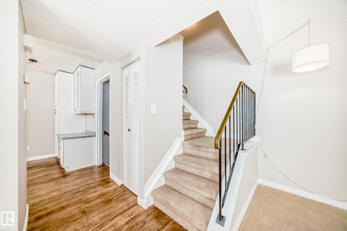 6 Woodvale Village, Edmonton, AB - Indoor Photo Showing Other Room