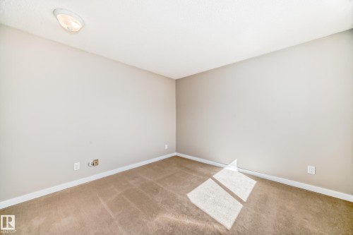 6 Woodvale Village, Edmonton, AB - Indoor Photo Showing Other Room