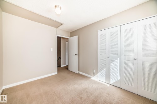 6 Woodvale Village, Edmonton, AB - Indoor Photo Showing Other Room
